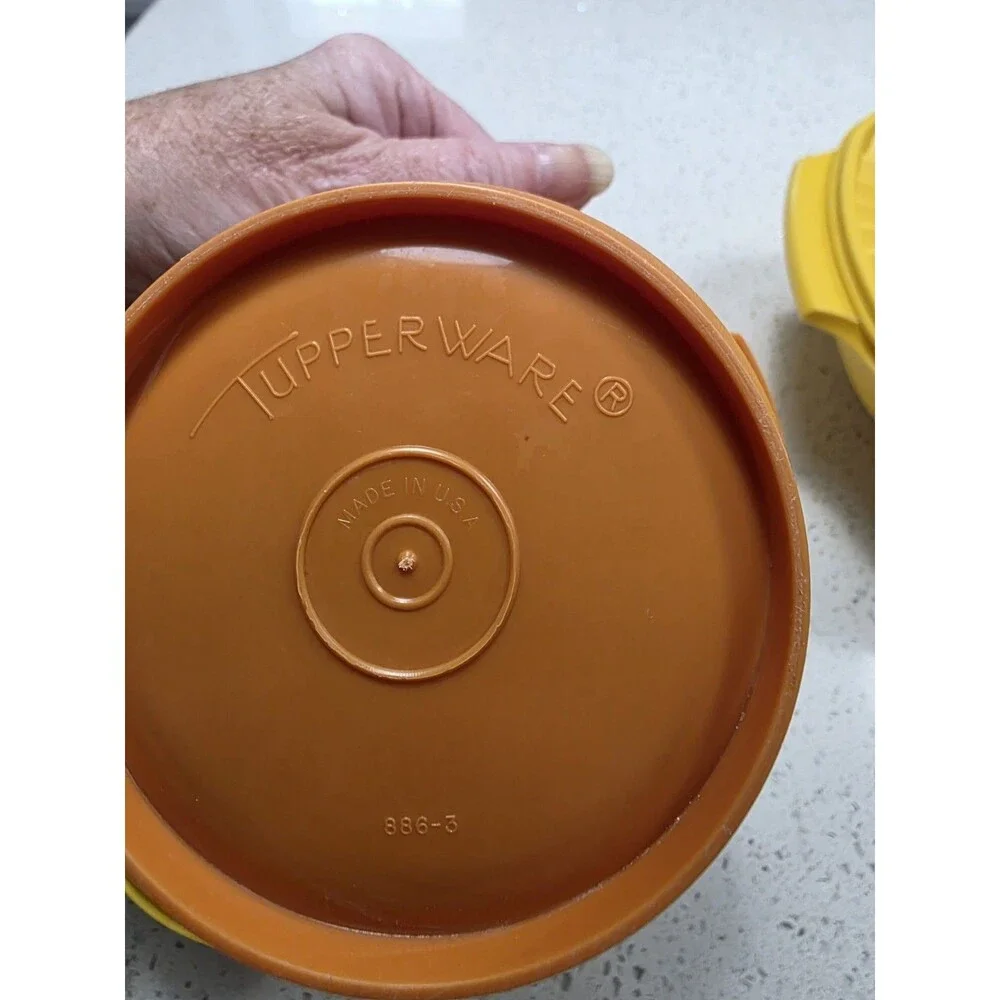 4 Vintage Tupperware Servalier bowls and matching starburst lids Harvest Colors